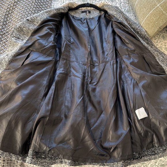 Ryu coat jacket size small - Picture 6 of 7